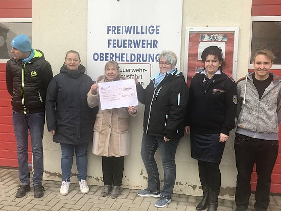 Spende f&uuml;r Feuerwehrverein Oberheldrungen (Foto: Wahlkreisb&uuml;ro Martin-Gehl)