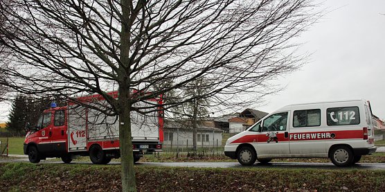 Feuerwehrfahrzeuge übergeben (Foto: Karl-Heinz Herrmann) Feuerwehrfahrzeuge übergeben (Foto: Karl-Heinz Herrmann)