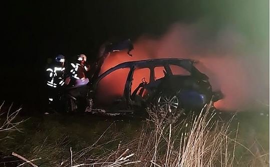 Zeugen nach Fahrzeugbrand gesucht (Foto: Silvio Dietzel/Feuerwehr Clingen)