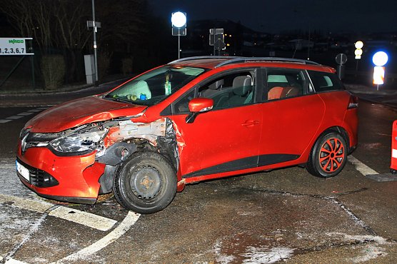 Crash nach Vorfahrtsfehler (Foto: Silvio Dietzel)