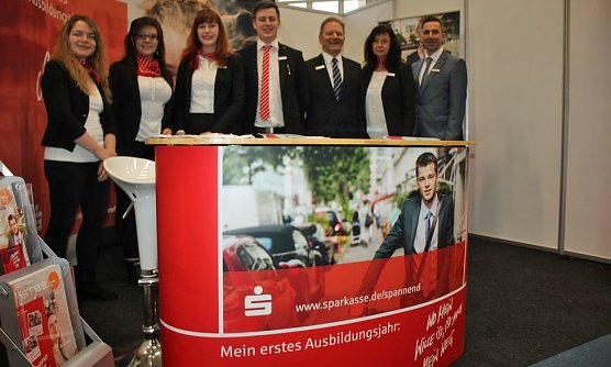 Auszubildende werden gesucht (Foto: Karl-Heinz Herrmann) Auszubildende werden gesucht (Foto: Karl-Heinz Herrmann)