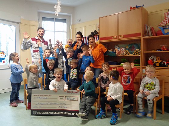 Mit Sonderschicht Freude schenken (Foto: Kindervilla) Mit Sonderschicht Freude schenken (Foto: Kindervilla)