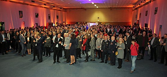 Dankeschön für die Spendenbereitschaft (Foto: Karl-Heinz Herrmann) Dankeschön für die Spendenbereitschaft (Foto: Karl-Heinz Herrmann)