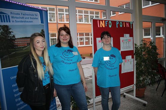 Liebevoll Berufe vorgestellt (Foto: Karl-Heinz Herrmann)