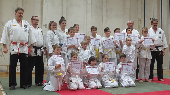 Vereinspr&uuml;fungen in der Kampfkunstschule (Foto: Werner Bank)