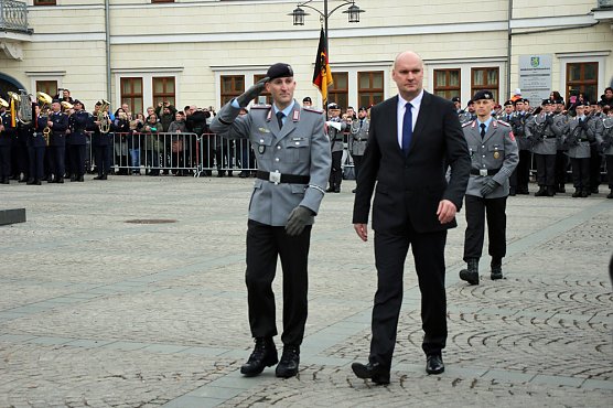 Vereidigung auf dem Markt (Foto: Karl-Heinz Herrmann)