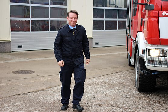 Vier Feuerwehrfahrzeuge f&uuml;r den Kyffh&auml;userkreis (Foto: Karl-Heinz Herrmann)