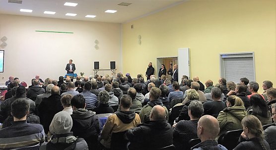 Voller Saal in Steinthaleben (Foto: Jens Cotta) Voller Saal in Steinthaleben (Foto: Jens Cotta)