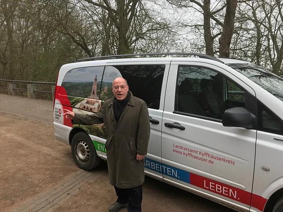 Gregor Gysi (Die Linke) besuchte heute das Kyffhäuserdenkmal... (Foto: Volker Stietzel) Gregor Gysi (Die Linke) besuchte heute das Kyffhäuserdenkmal... (Foto: Volker Stietzel)
