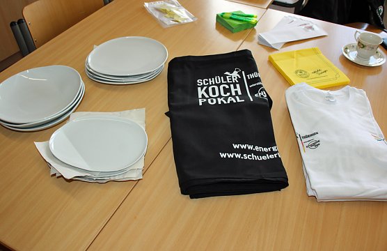 Den Köchinnen über die Schulter geschaut (Foto: Karl-Heinz Herrmann) Den Köchinnen über die Schulter geschaut (Foto: Karl-Heinz Herrmann)