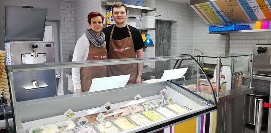 Eiseck Borntal lebt oder Eis geht bei jedem Wetter (Foto: Helmut Ahlert) Eiseck Borntal lebt oder Eis geht bei jedem Wetter (Foto: Helmut Ahlert)