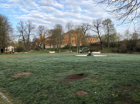 Arbeiten im Schlosspark (Foto: Manuel Mucha) Arbeiten im Schlosspark (Foto: Manuel Mucha)