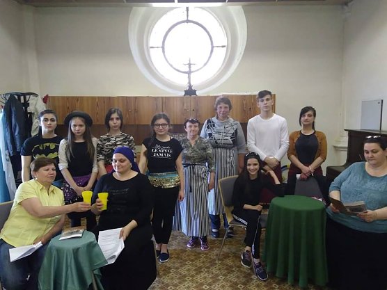 Ein neues Theatertanzstück der Kulturgruppe Kontakt" steht! (Foto: E.Lankau, A.Azimov, L.Dalaeva) Ein neues Theatertanzstück der Kulturgruppe Kontakt" steht! (Foto: E.Lankau, A.Azimov, L.Dalaeva)