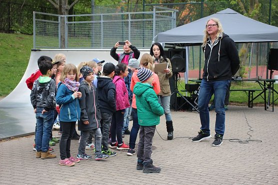 Wieder Baumfest im Östertal (Foto: Karl-Heinz Herrmann) Wieder Baumfest im Östertal (Foto: Karl-Heinz Herrmann)