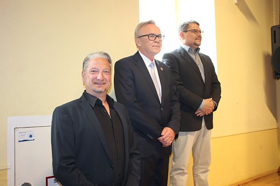 "Vergnügliche Reise" beim 20. Mieterkonzert (Foto: Karl-Heinz Herrmann) "Vergnügliche Reise" beim 20. Mieterkonzert (Foto: Karl-Heinz Herrmann)