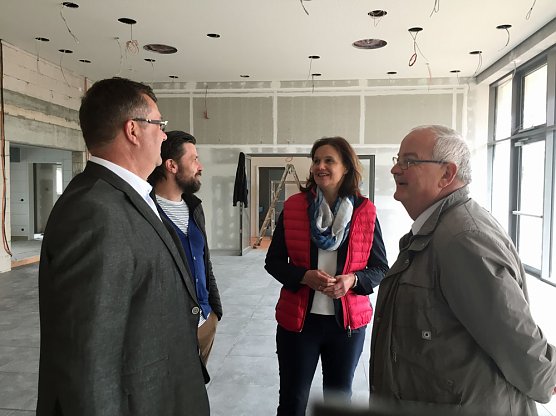 Besuch des neuen Gymnasiums in Bad Frankenhausen (Foto: Landratsamt Kyffh&auml;userkreis)