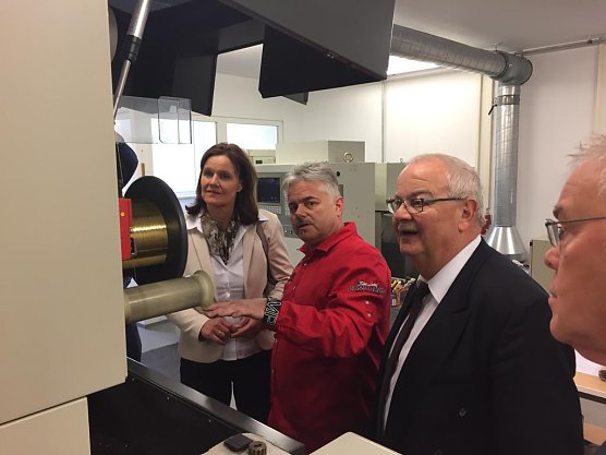 Unternehmensbesuch in G&ouml;llingen (Foto: Landratsamt Kyffh&auml;userkreis)