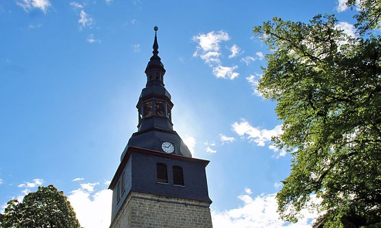 Schiefer Turm &uuml;bergeben (Foto: Karl-Heinz Herrmann)