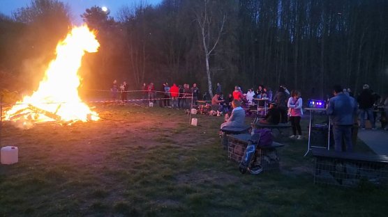 -Osterfeuer die Dritte- (Foto: Team Skate Arena)