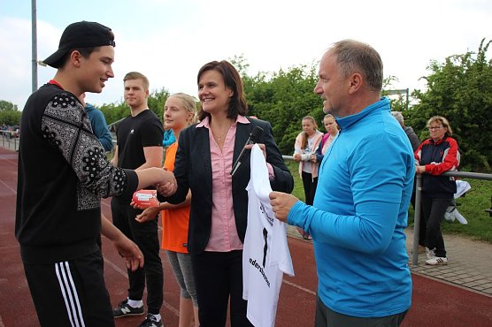 Sieger im Fernwettkampf geehrt (Foto: Karl-Heinz Herrmann)