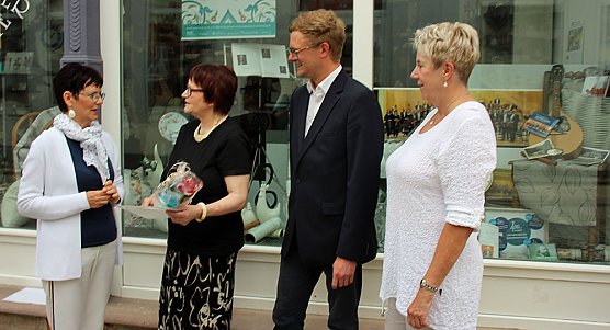 Preisverleihung zum Gestaltungswettbewerb (Foto: Karl-Heinz Herrmann) Preisverleihung zum Gestaltungswettbewerb (Foto: Karl-Heinz Herrmann)