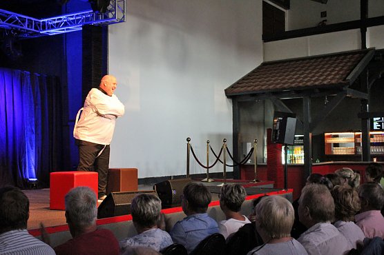 Ein fesselndes Programm (Foto: Karl-Heinz Herrmann) Ein fesselndes Programm (Foto: Karl-Heinz Herrmann)