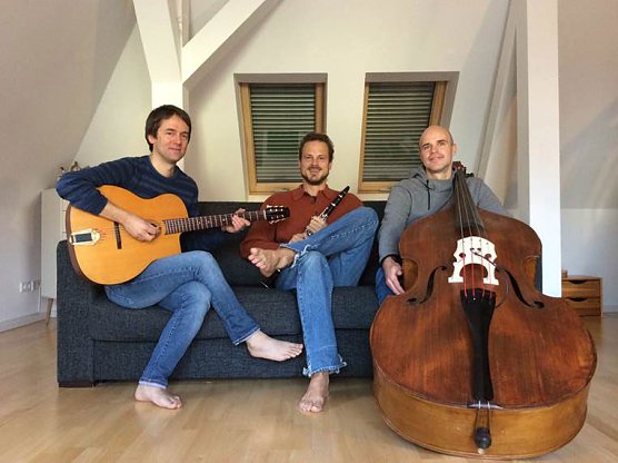 Noten mit Dip im Zeichen von Manouche und Swing (Foto: Thüringer Landesmusikakademie) Noten mit Dip im Zeichen von Manouche und Swing (Foto: Thüringer Landesmusikakademie)