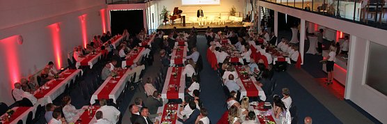 Lockere Gesprächsrunden zum Jubiläum (Foto: Karl-Heinz Herrmann) Lockere Gesprächsrunden zum Jubiläum (Foto: Karl-Heinz Herrmann)