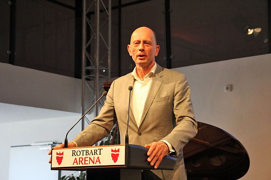 Lockere Gesprächsrunden zum Jubiläum (Foto: Karl-Heinz Herrmann) Lockere Gesprächsrunden zum Jubiläum (Foto: Karl-Heinz Herrmann)