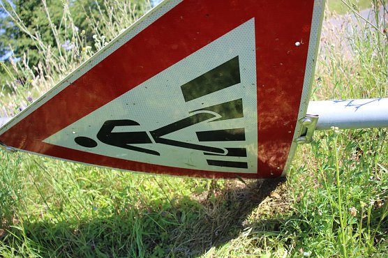 Vandalismus, toter Fisch und mehr (Foto: Karl-Heinz Herrmann)