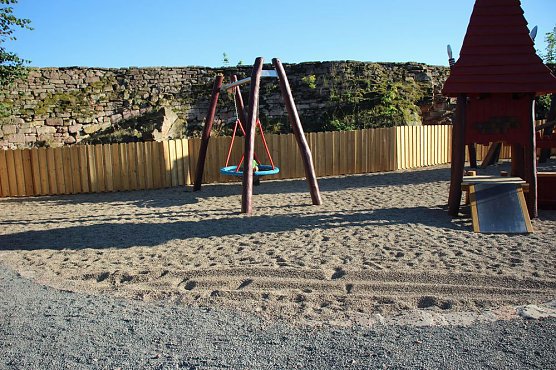 Neuer Spielplatz am Kyffhäuserdenkmal (Foto: Karl-Heinz Herrmann) Neuer Spielplatz am Kyffhäuserdenkmal (Foto: Karl-Heinz Herrmann)