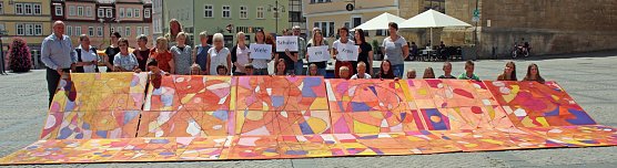 Gemälde (Puzzle) präsentiert (Foto: Karl-Heinz Herrmann) Gemälde (Puzzle) präsentiert (Foto: Karl-Heinz Herrmann)