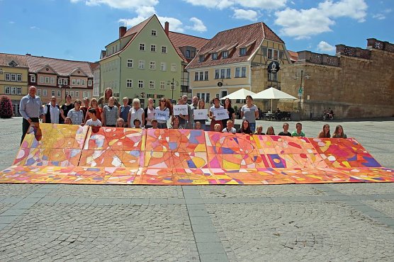 Gemälde (Puzzle) präsentiert (Foto: Karl-Heinz Herrmann) Gemälde (Puzzle) präsentiert (Foto: Karl-Heinz Herrmann)