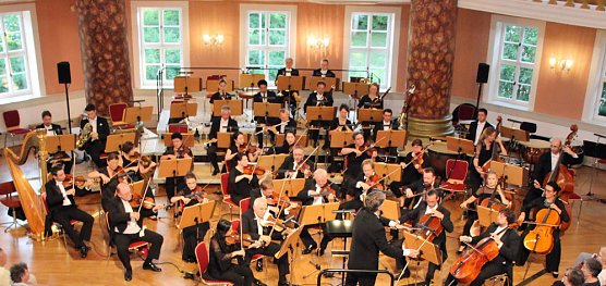 Stadtführung durch Sondershausen (Foto: Karl-Heinz Herrmann) Stadtführung durch Sondershausen (Foto: Karl-Heinz Herrmann)