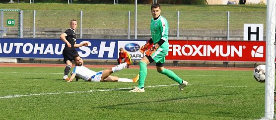 Im April musste Jan Glinker f&uuml;nfmal hinter sich greifen (Foto: Bernd Peter)