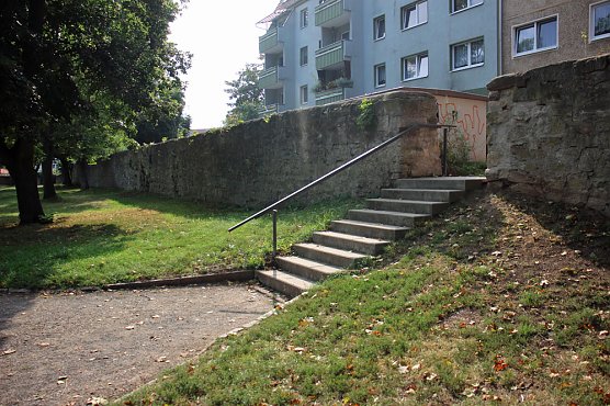 Weitere Hilfe für den Parkteich (Foto: Karl-Heinz Herrmann) Weitere Hilfe für den Parkteich (Foto: Karl-Heinz Herrmann)