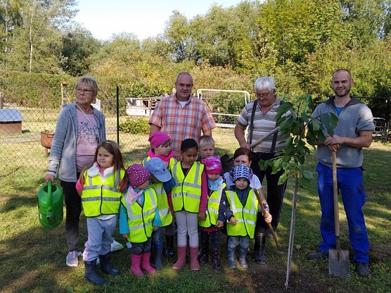 B&auml;ume f&uuml;r die Kita Helbespatzen (Foto: Stadt Ebeleben)