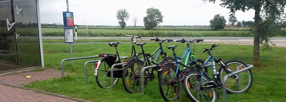 Interessante Verkehrsl&ouml;sungen (Foto: Karl-Heinz Herrmann)