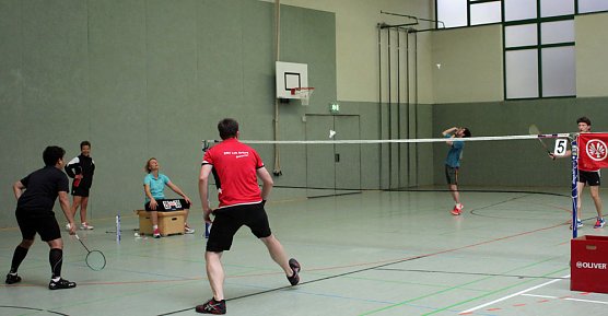 2. Badminton Mannschaftsturnier (Foto: Karl-Heinz Herrmann) 2. Badminton Mannschaftsturnier (Foto: Karl-Heinz Herrmann)
