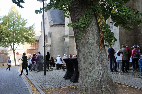 Zusammen leben, zusammen wachsen (Foto: Karl-Heinz Herrmann)