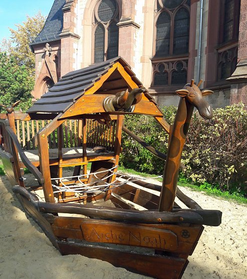 M&ouml;bel auf R&auml;dern f&uuml;r die Rehe (Foto: Ingo Linsel)