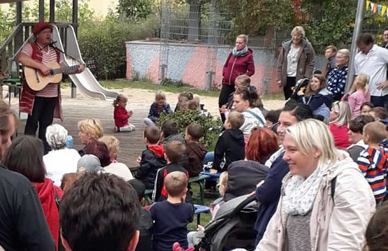 Herbstfest in die Kita Wippergärtchen (Foto: Claudia Hoffmann) Herbstfest in die Kita Wippergärtchen (Foto: Claudia Hoffmann)