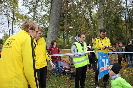 26. Stadtparklauf Sondershausen und... (Foto: Karl-Heinz Herrmann) 26. Stadtparklauf Sondershausen und... (Foto: Karl-Heinz Herrmann)