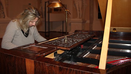 Einzigartiges Konzert von Ragna Schirmer in Sondershausen (Foto: Karl-Heinz Herrmann) Einzigartiges Konzert von Ragna Schirmer in Sondershausen (Foto: Karl-Heinz Herrmann)