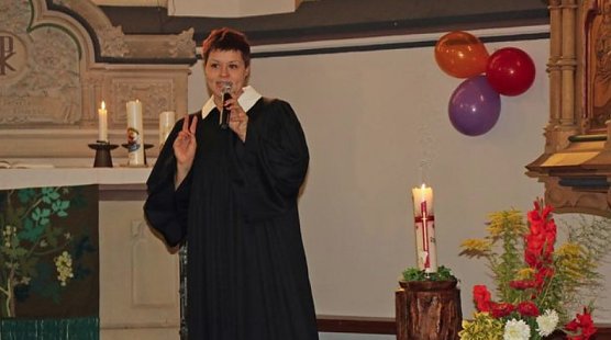 Offiziell in Amt eingeführt (Foto: Karl-Heinz Herrmann) Offiziell in Amt eingeführt (Foto: Karl-Heinz Herrmann)