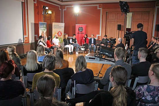 Dringend gesucht: Azubis! (Foto: Karl-Heinz Herrmann) Dringend gesucht: Azubis! (Foto: Karl-Heinz Herrmann)