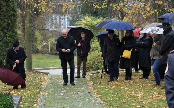 Am Volkstrauertag in Sondershausen gedacht (Foto: Karl-Heinz Herrmann) Am Volkstrauertag in Sondershausen gedacht (Foto: Karl-Heinz Herrmann)