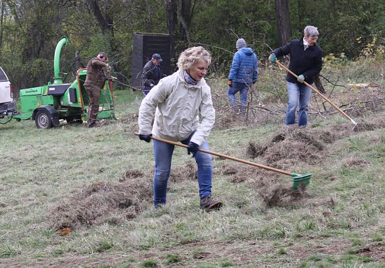 Gelungene Pflegeaktion in Bad Frankenhausen (Foto: Sabine Pusch) Gelungene Pflegeaktion in Bad Frankenhausen (Foto: Sabine Pusch)