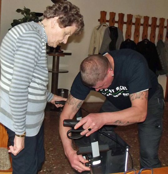 Sicher im Alltag und praktische Rollator-Schulung (Foto: Thomas Leipold)