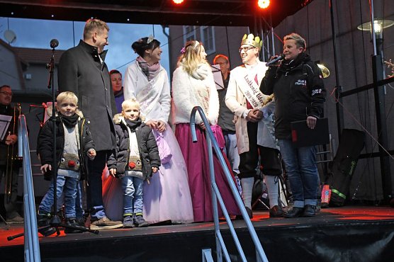 Weihnachtsmarkt in Bad Frankenhausen eröffnet (Foto: Karl-Heinz Herrmann) Weihnachtsmarkt in Bad Frankenhausen eröffnet (Foto: Karl-Heinz Herrmann)